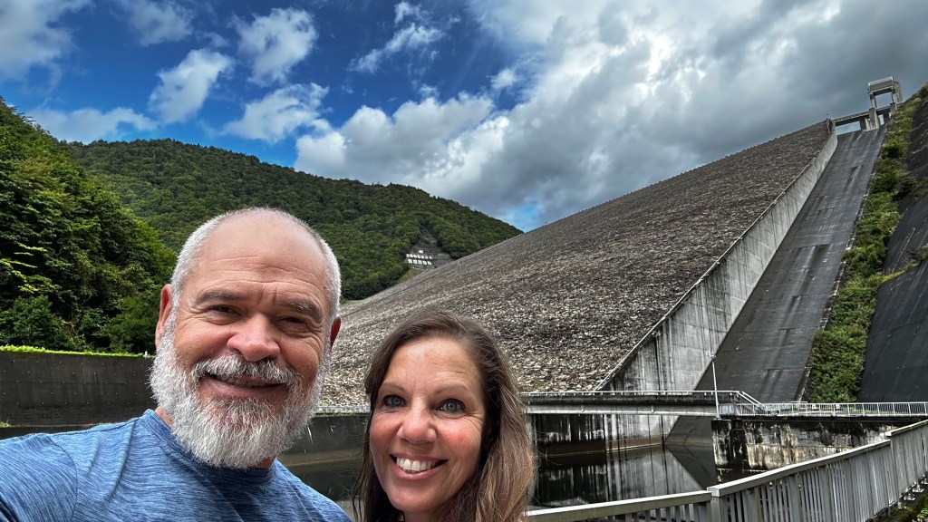 Hiking Naramata Dam and a Chance Encounter with Japanese Snow&nbsp;Monkeys